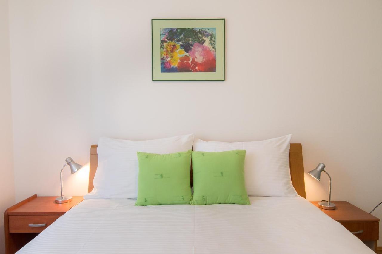 Palmic Apartment *